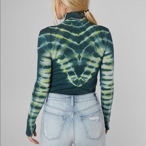 Free People Tops - NWT Free people green psychedelic turtle top XS Free People Tops - NWT Free people green psychedelic turtle top XS